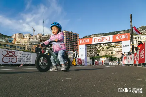 Bambini in bicicletta nell'Area Kids, BEKING Monaco 2021