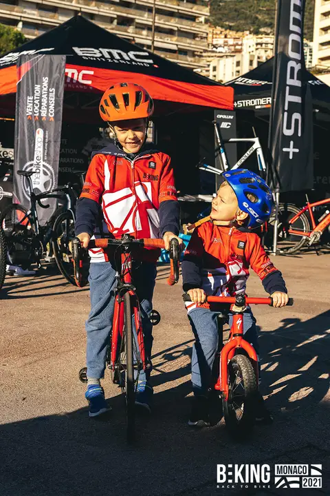Bambini in bicicletta nell'Area Kids, BEKING Monaco 2021