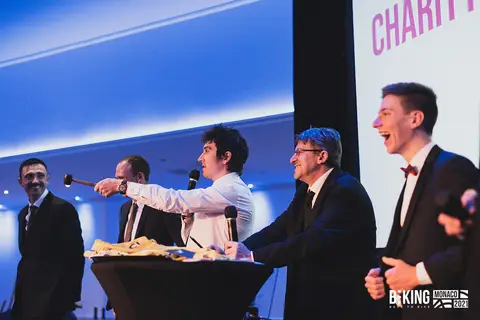 L'asta durante la cena di gala, BEKING Monaco 2021
