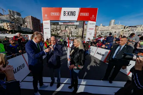 La partenza del criterium, BEKING Monaco 2022