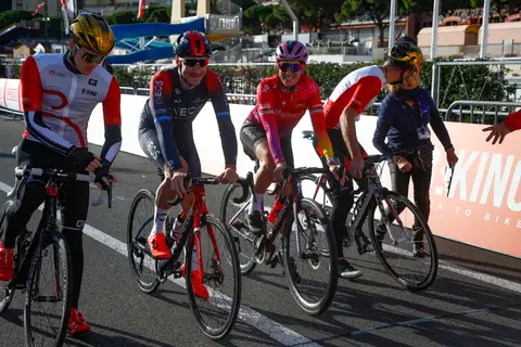 Il gruppo in gara, BEKING Monaco 2022
