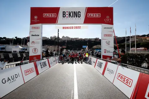 Bambini in bicicletta nell'Area Kids, BEKING Monaco 2022