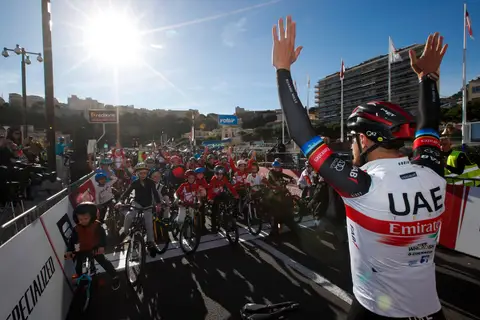 Bambini in bicicletta nell'Area Kids, BEKING Monaco 2022