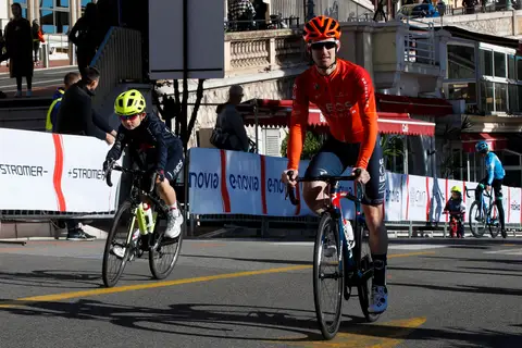 Bambini in bicicletta nell'Area Kids, BEKING Monaco 2022