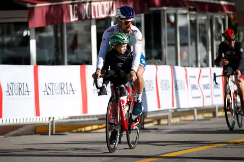 Bambini in bicicletta nell'Area Kids, BEKING Monaco 2022
