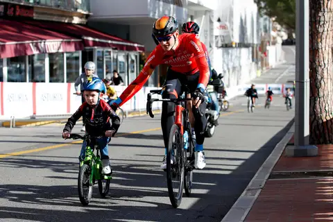 Bambini in bicicletta nell'Area Kids, BEKING Monaco 2022