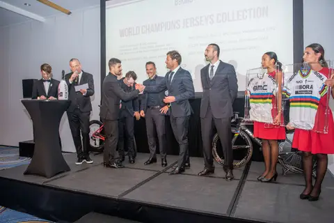 L'asta durante la cena di gala, BEKING Monaco 2022