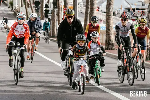 Bambini in bicicletta nell'Area Kids, BEKING Monaco 2023