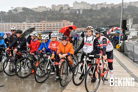Bambini in bicicletta nell'Area Kids, BEKING Monaco 2024