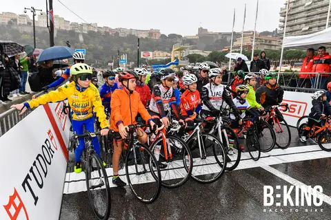 Bambini in bicicletta nell'Area Kids, BEKING Monaco 2024